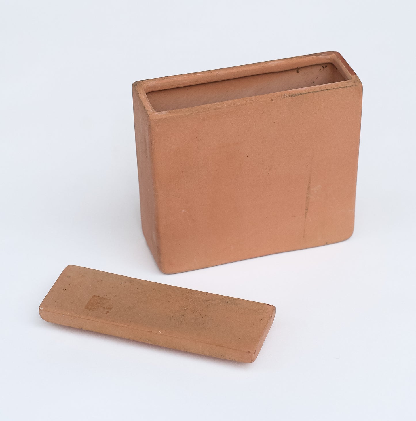 Terra Cotta Pot with Lid